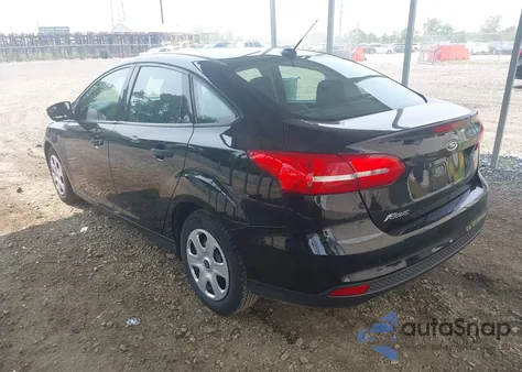 2017 Ford Focus S из США, поврежденный, VIN 1FADP3E28HL319011